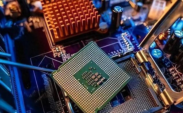 白宫终于忍不住了，中国高端芯片出口破万亿，同比增长20.3%(图2)
