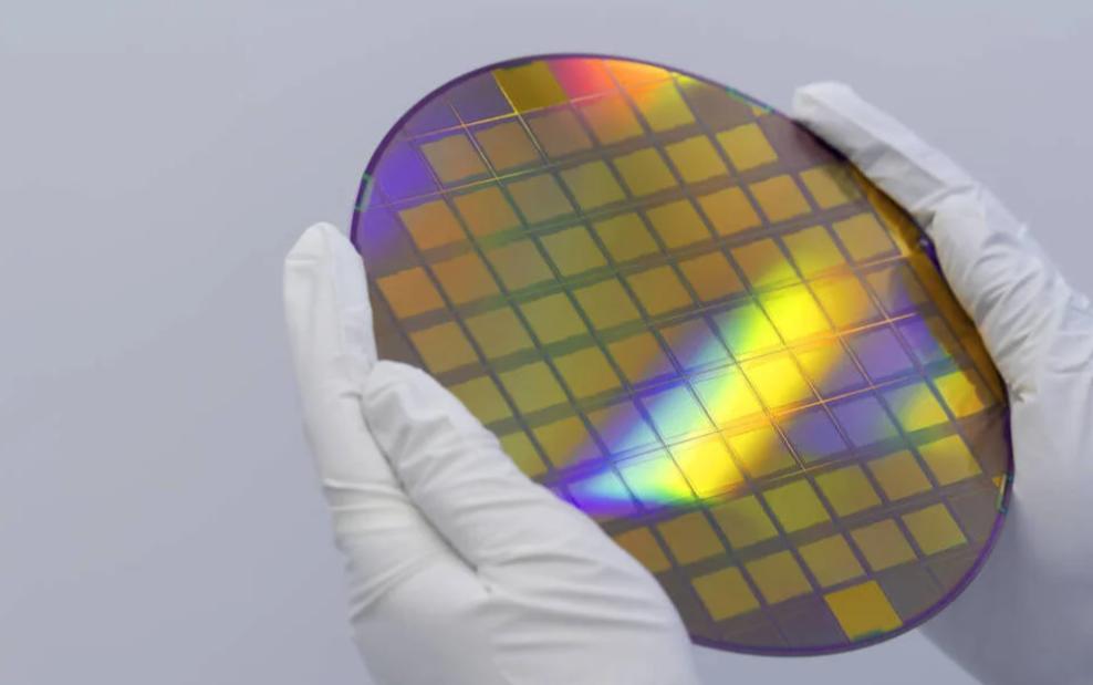 中国市场一夜“归零”？英伟达黄仁勋发出警告，国产芯片厂商迎来转机(图3)